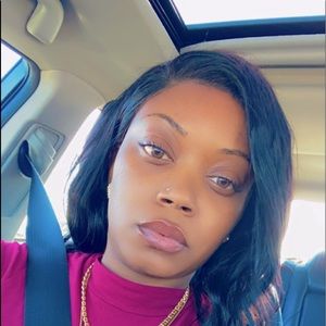 Meet your Posher, Dominique